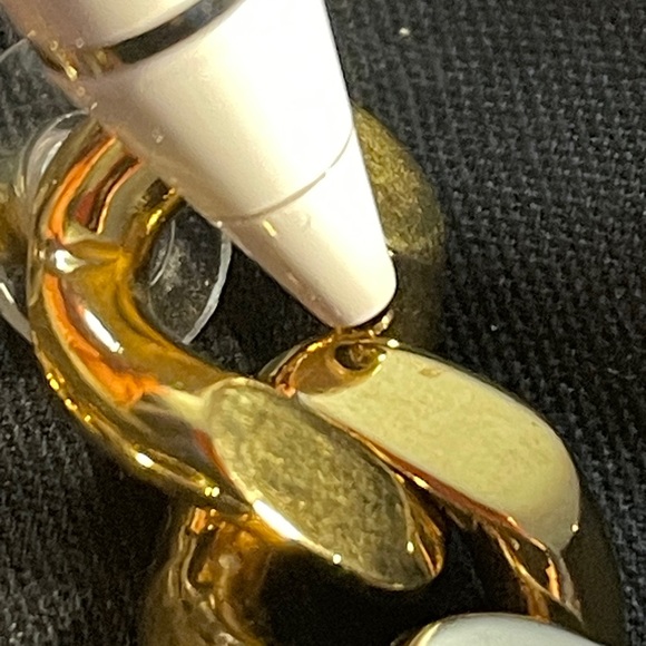 Saint Laurent 3 Curb Chain Link Earrings in Metal. - Picture 11 of 12